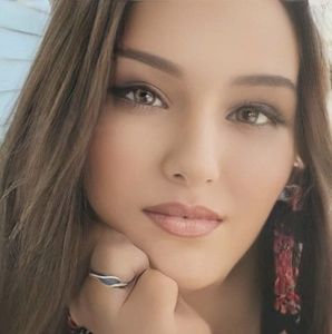 Meet your Posher, Molly daniel